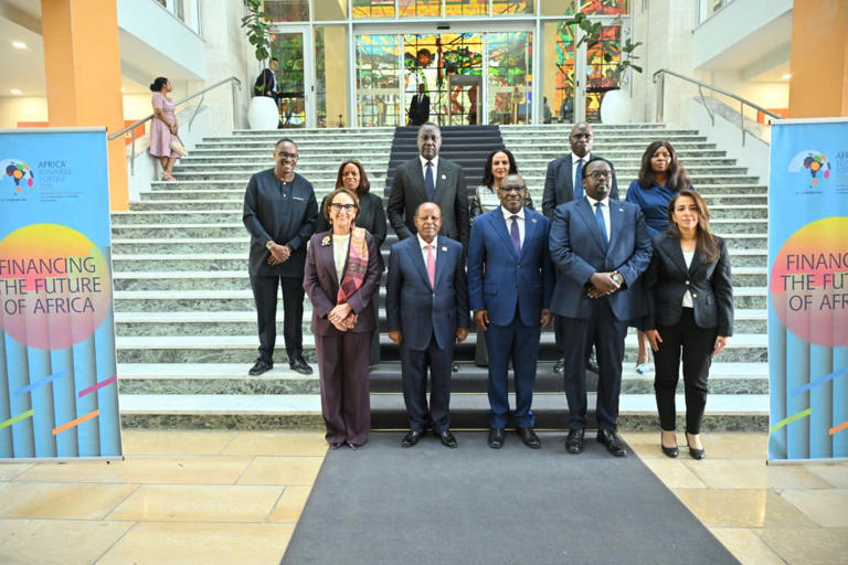 "Afrika artıq gözləmir, transformasiya