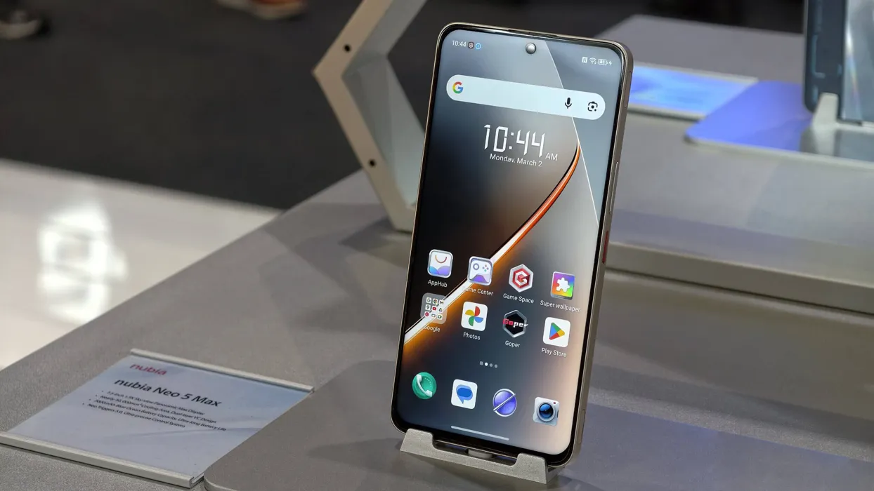 Nubia yeni oyun smartfonunu 