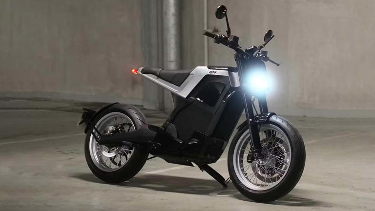 Bu elektrik supermoto başlanğıc üçün 