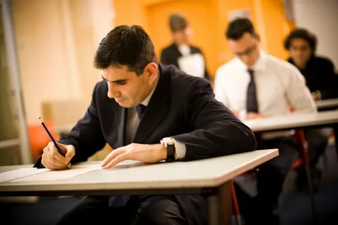 Dövlət qulluqçusu olmaq istəyənlər 15 mart tarixində