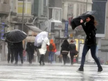 Bakıda sabah güclü külək və leysan yağış 