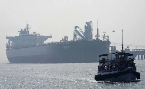 İraq neft alıcılarını Hörmüz boğazına çağırıraraq 