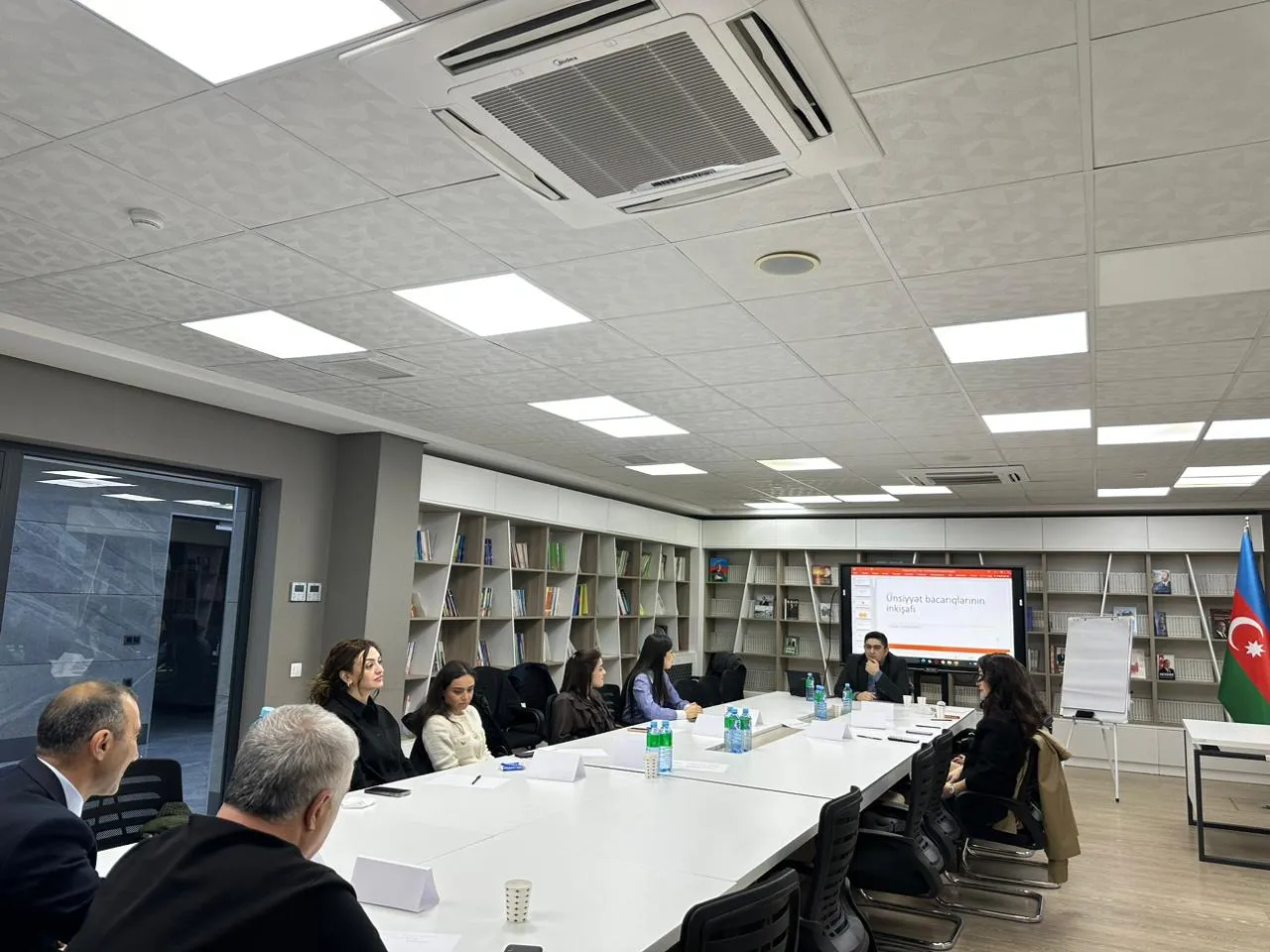 DİM “Ünsiyyət bacarıqlarının inkişafı” mövzusunda 