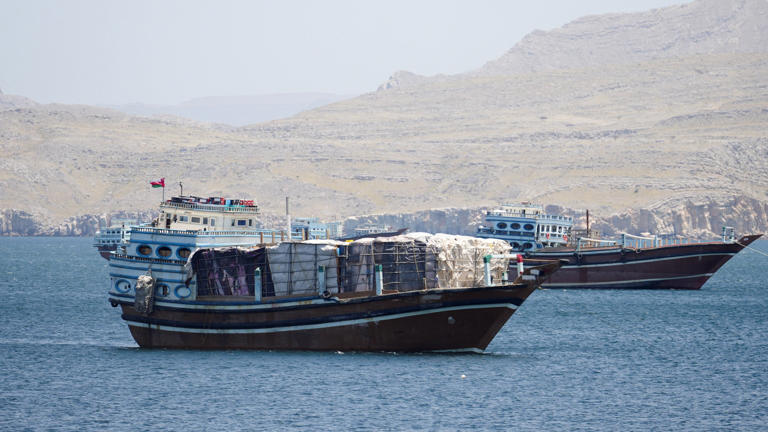 İran nefti Hörmüz boğazında ABŞ blokadasını 