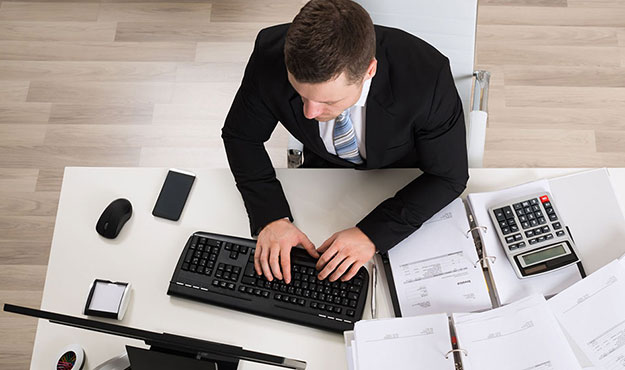 Böyük planlar, zəif icra:  maliyyə sektorunda