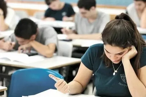 Bu gün II və III ixtisas qrupları üzrə 