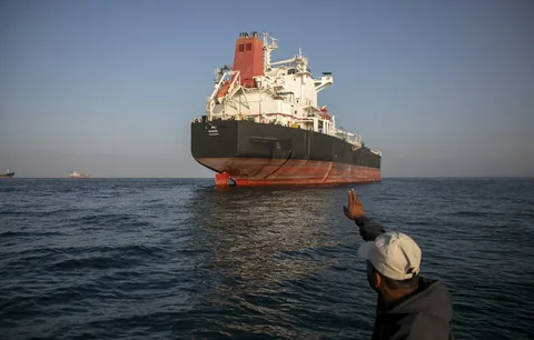 Hindistana qaz aparan ilk tanker Hörmüz boğazını
