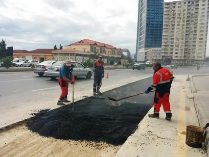 25 avtomobil yolunda genişmiqyaslı tikinti-təmir 