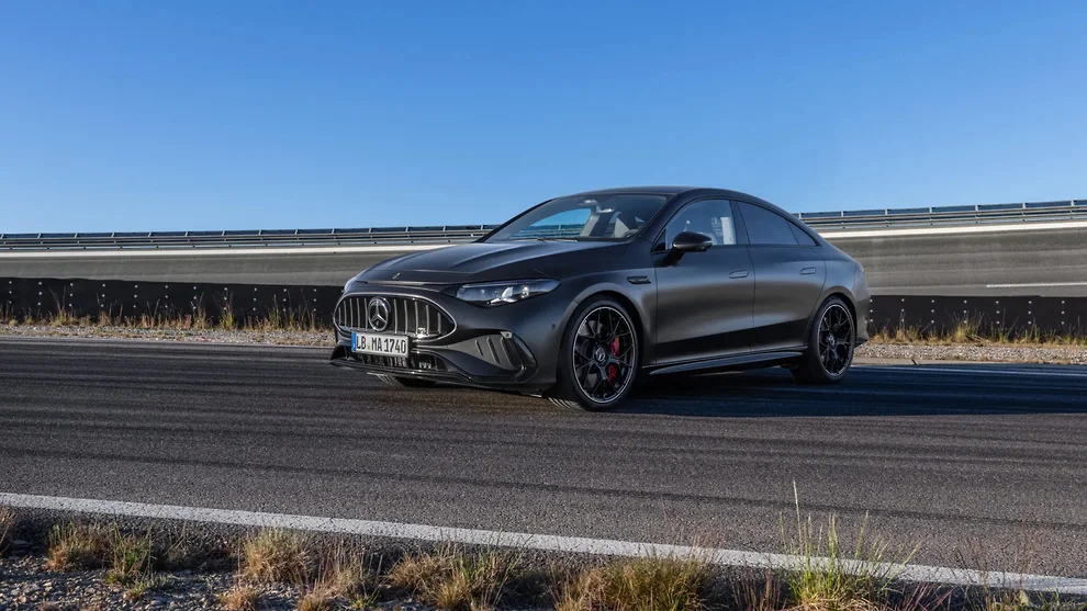 Yeni Mercedes-AMG CLA  vibrasiya funksiyalı oturacaqlarla