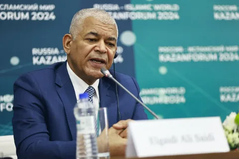 Liviya Rusiyaya neft emalı zavodu tikməyi