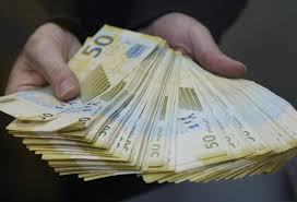 Şirkət pulları bank sektorunu həm qazandırır, 