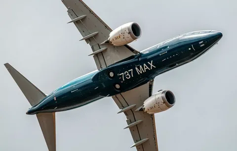 Boeing 737 MAX təyyarələrində proqram xətası 