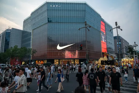 Nike Çində satışların kəskin düşməsi səbəbindən 
