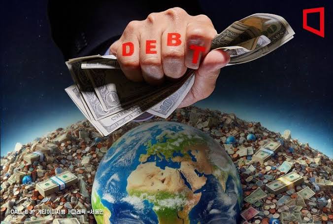 Dünya üzrə dövlət borcu ÜDM-in 100 %-ni 