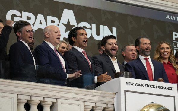 Trampın oğlunun şirkəti