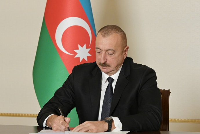Azərbaycan Ukraynaya 2 milyon manat