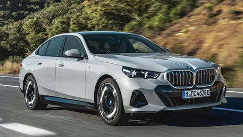 BMW 130 mindən çox avtomobilini 