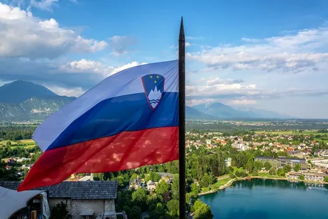 Sloveniya Fitch Ratings tərəfindən güclü maliyyə tərəqqisinə görə "A+" 