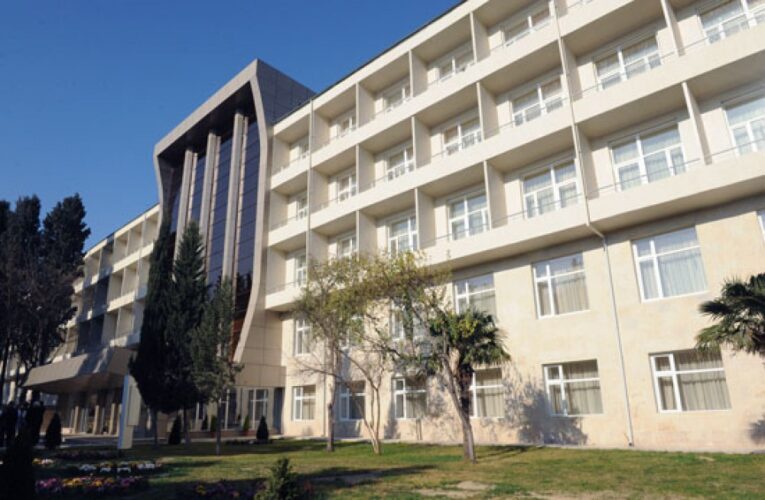 Elmi Cərrahiyə Mərkəzinə