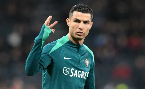 Kriştiano Ronaldo ilk milyarder 