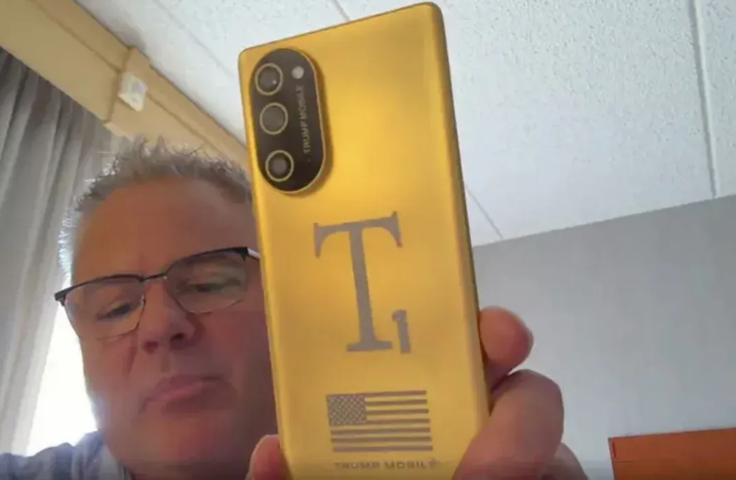 Trump Phone smartfonunun ilk real fotoları 