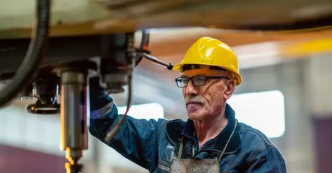 Azərbaycanda bu şəxslərin işdən çıxarılmasının qadağan edilməsi 