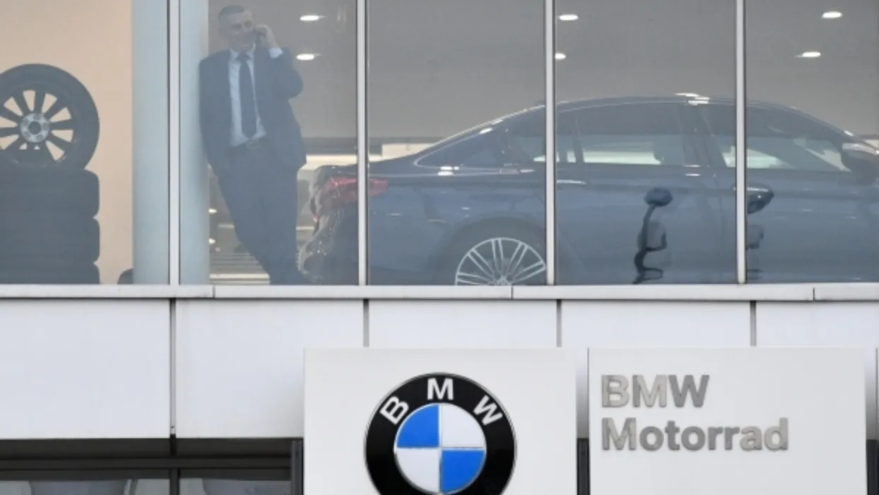 BMW yanğın riski səbəbindən 337 min avtomobili 