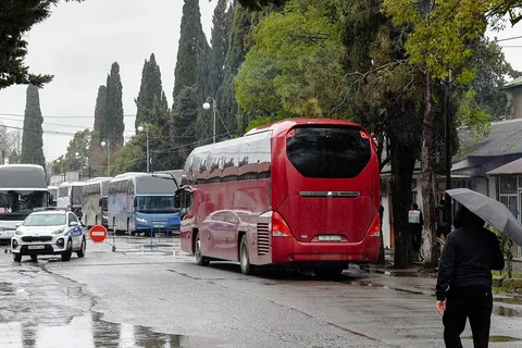 Azərbaycan İrandan rus avtomobillərinin çıxışını 