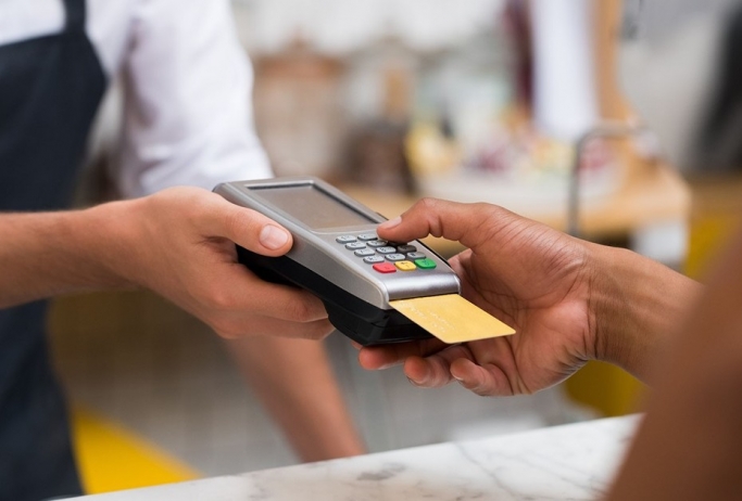 POS-terminalların yarıdan çoxu Bakıda: