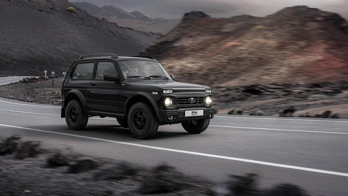 AvtoVAZ Lada Niva modelini qar-bataqlıq 
