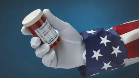 ABŞ dərmanlara 100% rüsum tətbiq etməyə 