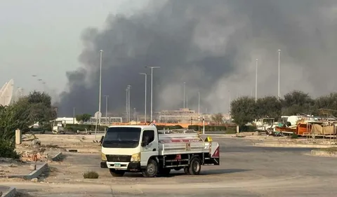 Əbu-Dabidə neft-kimya zavodunda 