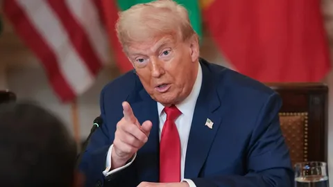 Tramp İrana yardım edən ölkələri 50 faizlik 