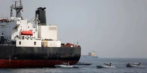 İlk olaraq Çin tankerləri Hörmüz boğazından keçməyə 