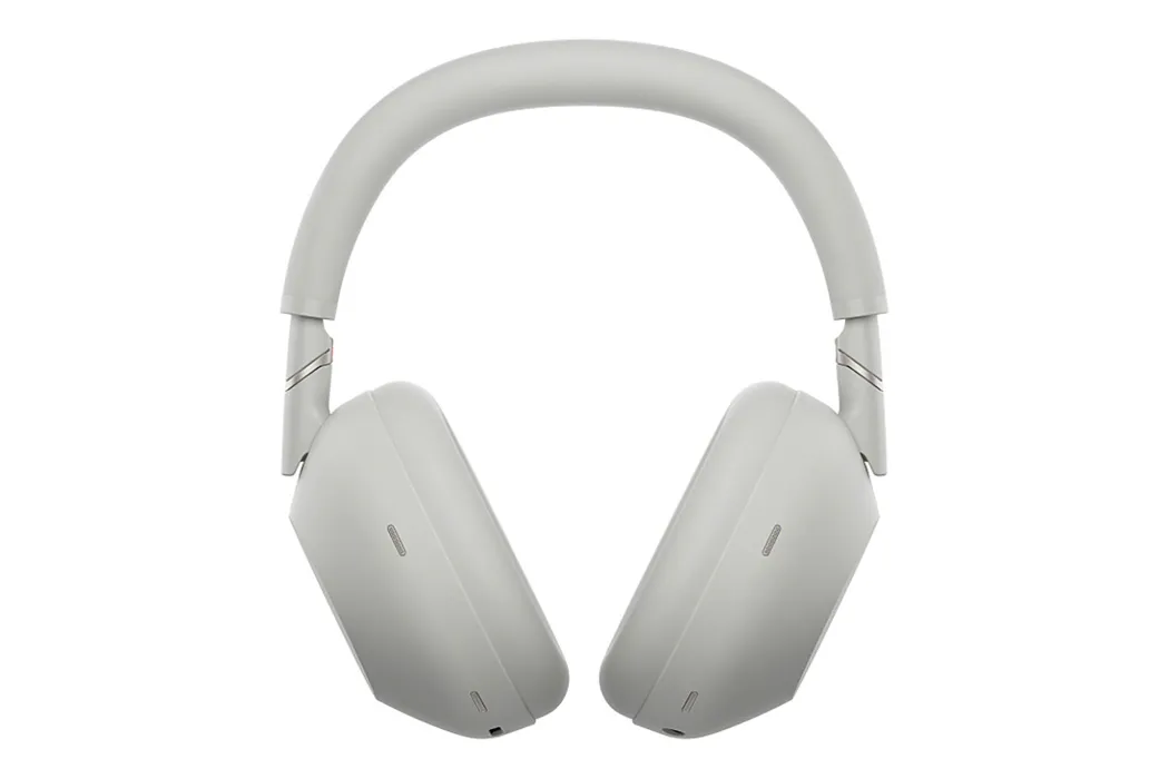 Sony yeni qulaqlıq modelini