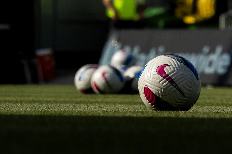 Nike UEFA-nın bütün avrokubokları üçün 