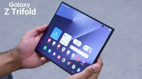 Samsung üçqat qatlanan smartfonunu 