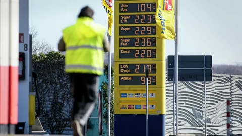 Almaniya benzin qiymətlərini nəzarətdə saxlamaq üçün 