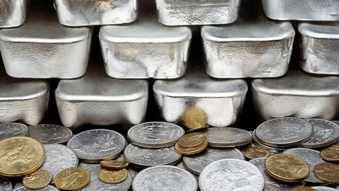 Gümüş bazarı ardıcıl altıncı ildir 