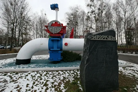 “Drujba” neft kəməri üzrə tədarüklər gələn həftə 