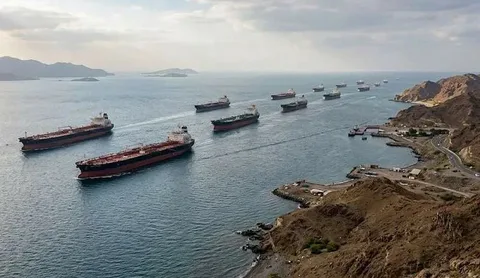 İran Hörmüz boğazının ticarət gəmiləri üçün