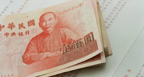 Hindistan İran neftinin ödənişini yuanla 