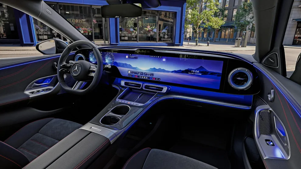 Yeni Mercedes-Benz C-Class nəhəng ekranla 