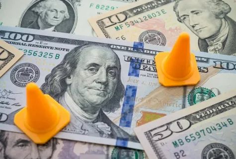 Niyə investorlar dolların ucuzlaşmasına 