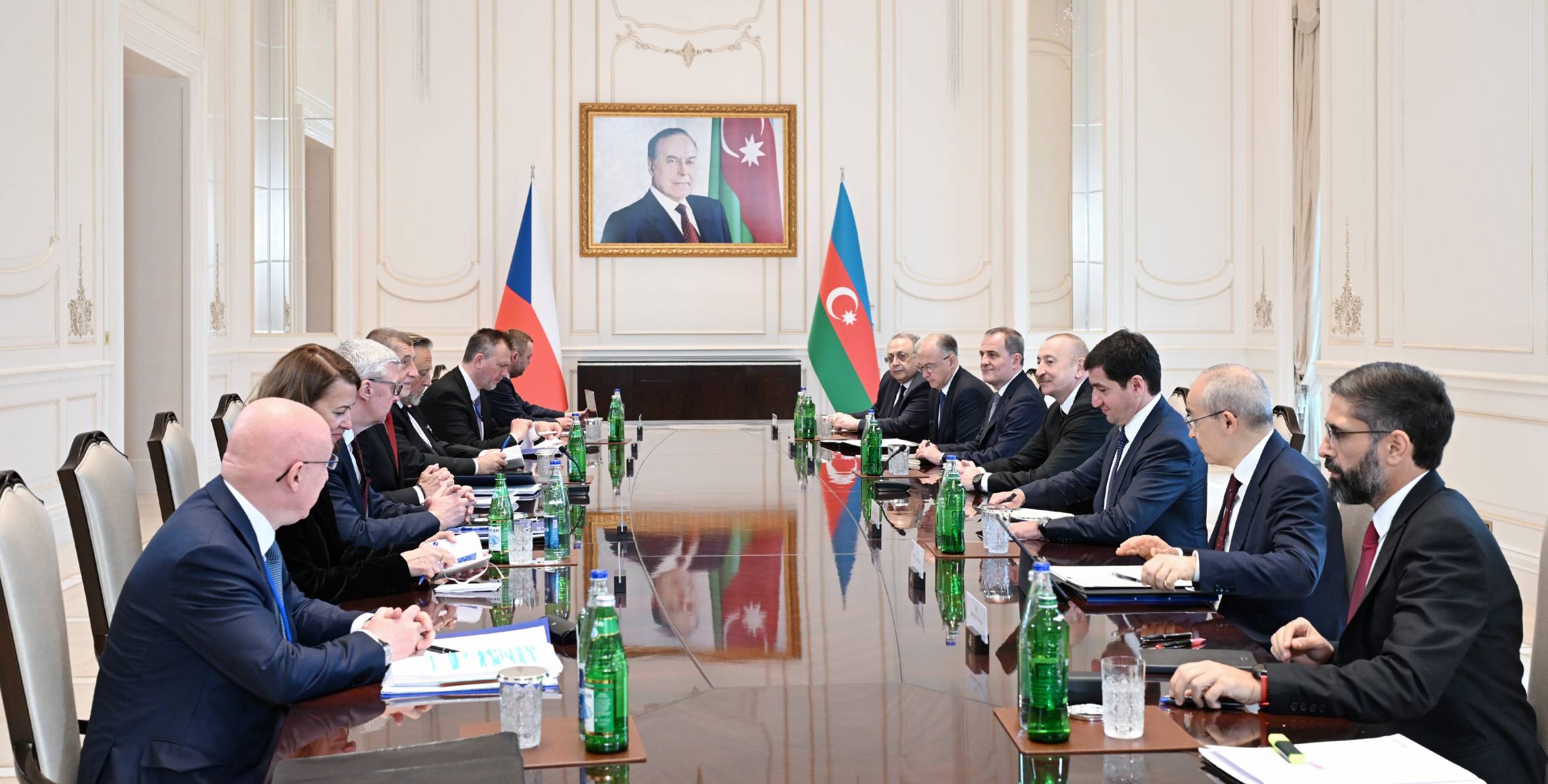 İlham Əliyevin Çexiyanın Baş naziri ilə 