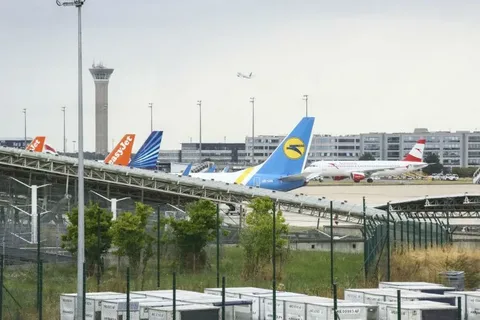 Avropanın ən böyük hava limanları zərər barədə 