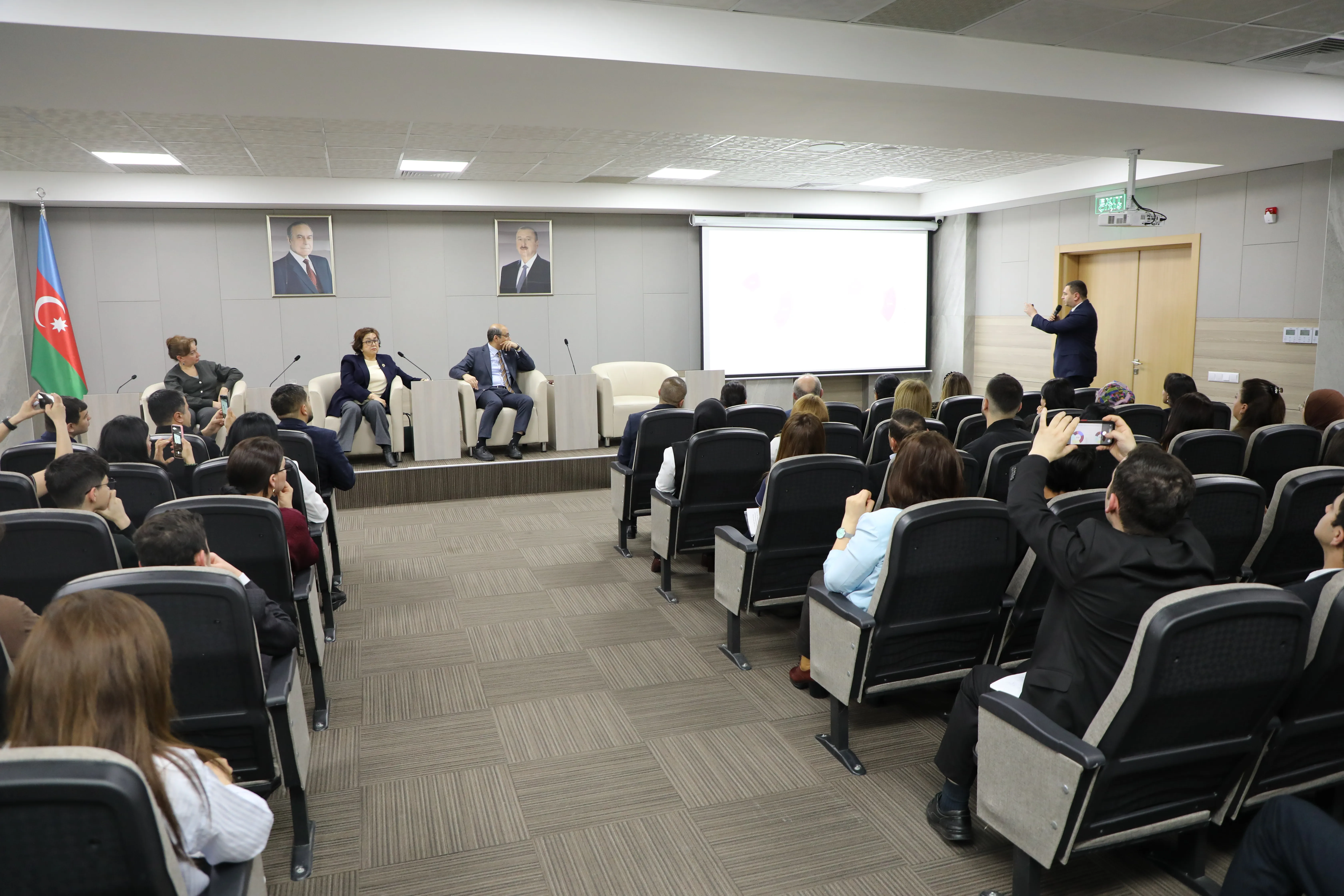 Dövlət İmtahan Mərkəzində açıq