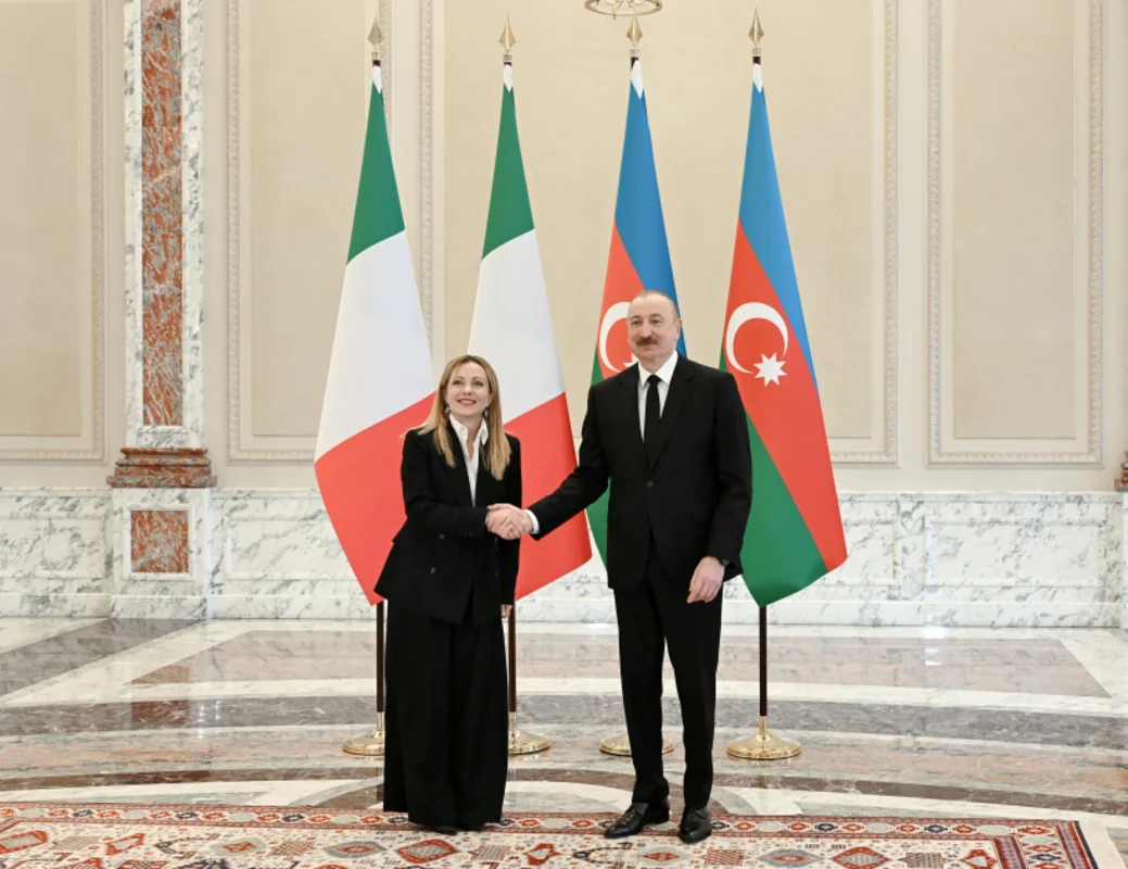 Prezident İlham Əliyev və Corcia Meloni mətbuata bəyanatlarla 