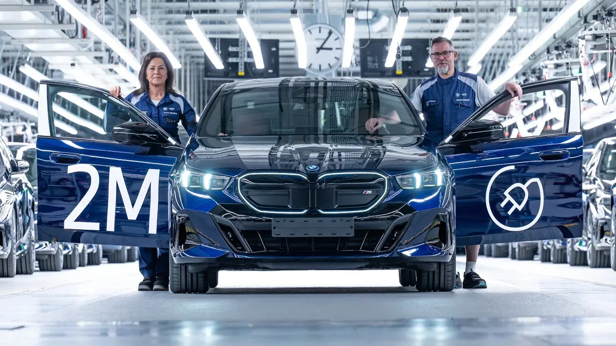 BMW 2 milyonuncu elektromobilini 