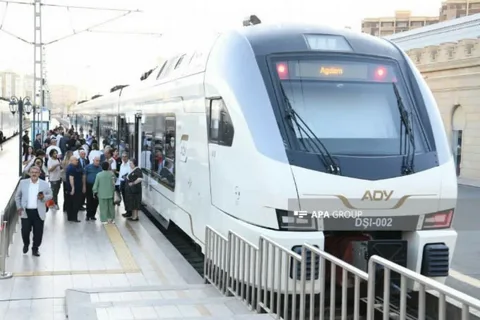 9-11 may tarixlərində  qatarların hərəkət